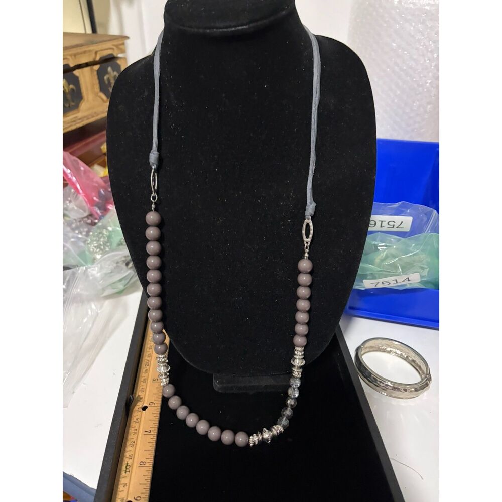 vtg 1946 brand mauve and iridescent beaded fashion long necklace